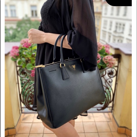 Prada Handbags - ♥️PRADA GALLERIA SAFIANO LUX LARGE